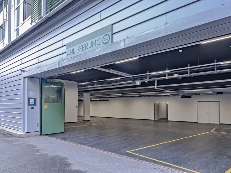 BEZUGSBEREITES ECKBÜRO MIT EXKLUSIVER TERRASSE IM KOWERK (15)