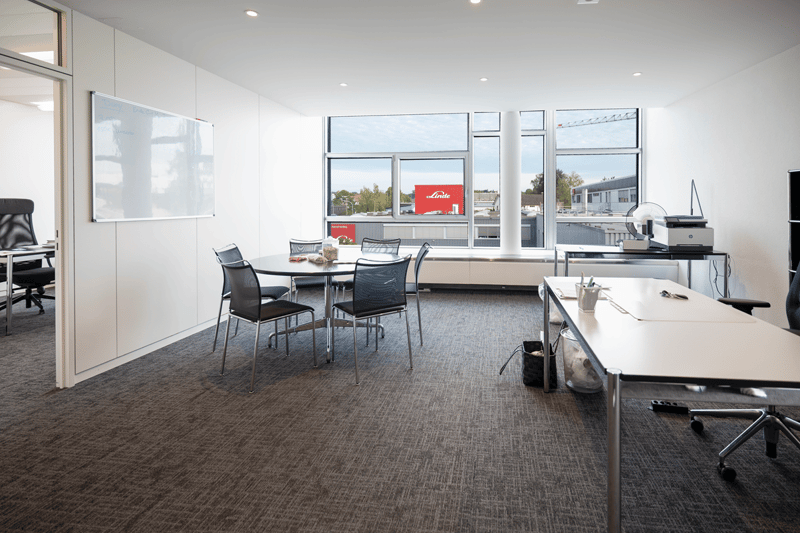 BEZUGSBEREITES ECKBÜRO MIT EXKLUSIVER TERRASSE IM KOWERK (5)