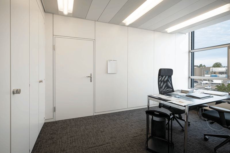 BEZUGSBEREITES ECKBÜRO MIT EXKLUSIVER TERRASSE IM KOWERK (7)
