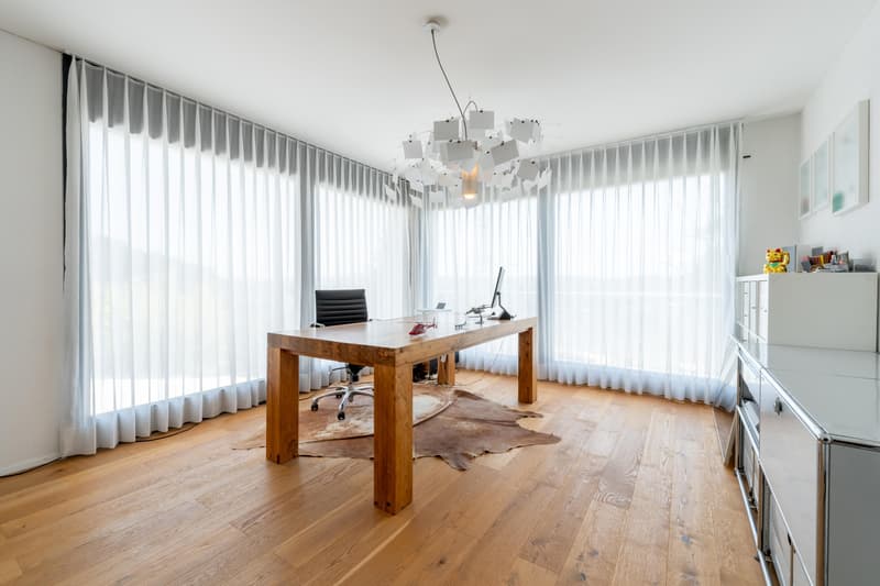 Modernes Wohnen mit traumhafter Aussicht und Baulandreserve (4)