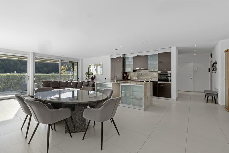 Moderne Familienwohnung mit Garten nahe von Zürich und Zug (3)