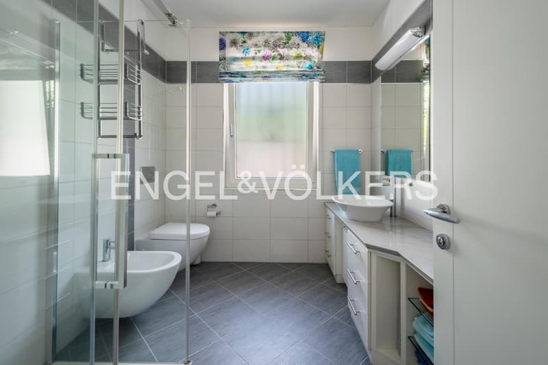 Seeblick pur, exklusive Villa mit Pool und Panorama (43) (13)