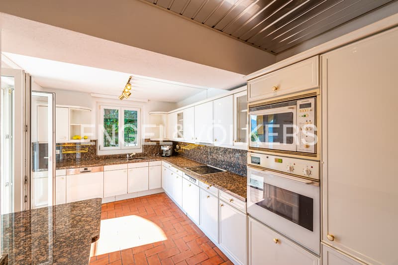 Casa con potenziale & terreno privato sul lago (34) (8)