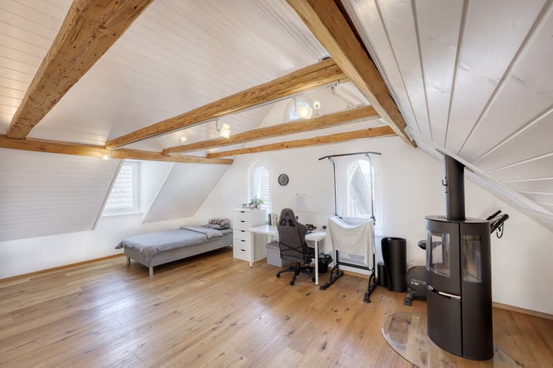 Charaktervoller Riegelbau mit zwei Wohneinheiten modern interpretiert! (10)