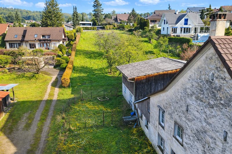 2'972 m² grosses Bauland mit Bauernhaus (4)