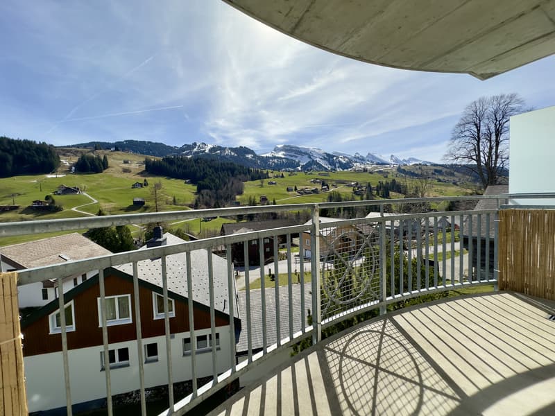 2.5 Zimmer Eigentumswohnung mit Panorama-Bergblick an bester Lage (1)