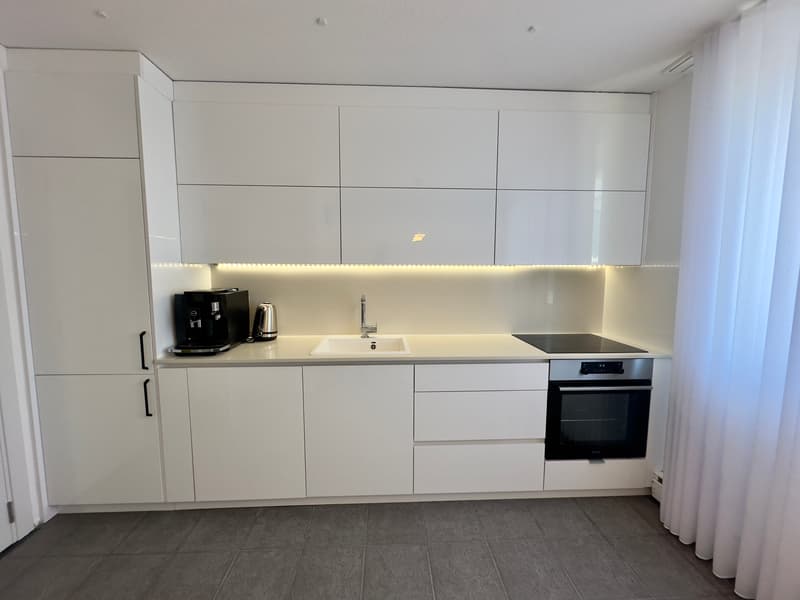 Appartement attrayant de 5,5 pièces dans un endroit calme et ensoleillé (8)