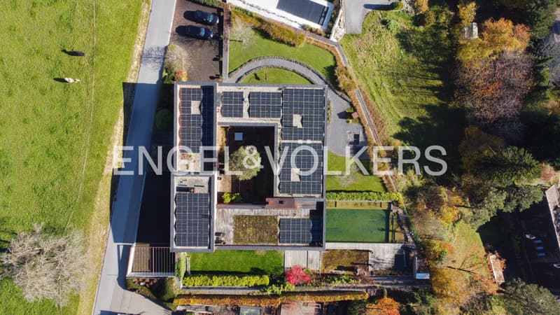 Elegante Design-Villa mit Privatsphäre & atemberaubendem Panorama (2)