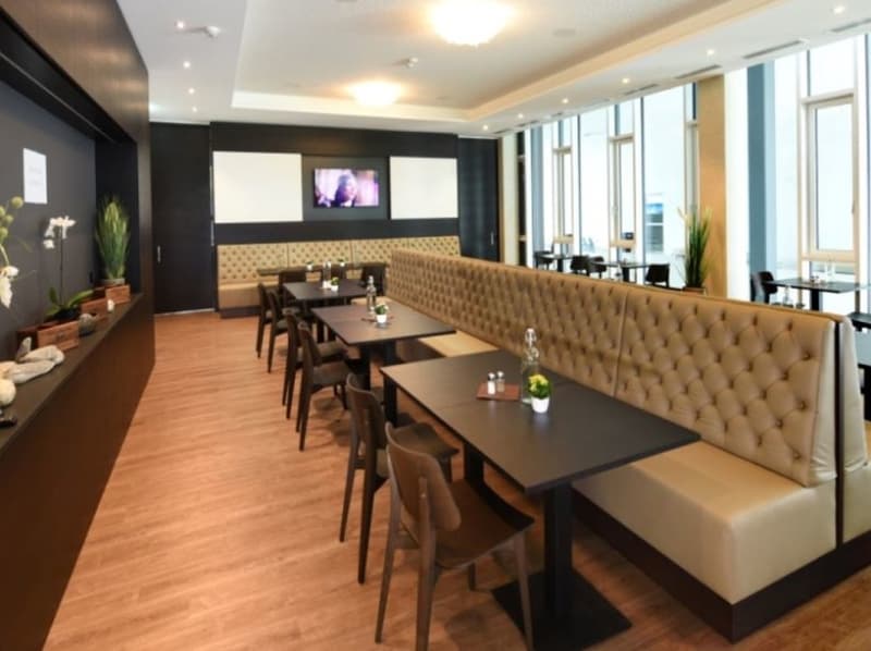das benachbarte Restaurant