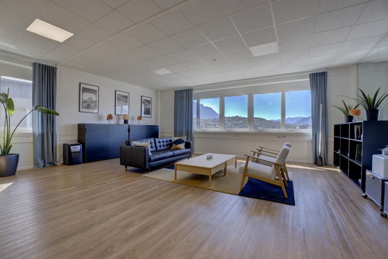 Moderne Bürofläche mit Küche & Sitzungszimmer (3)