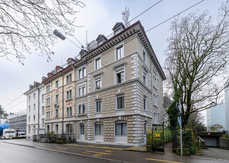 Ihr Platz an der Sonne - stilvoll wohnen über der Stadt (1)