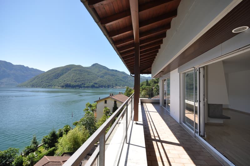 Villa Libertas - Attico con splendida vista sul lago (1)