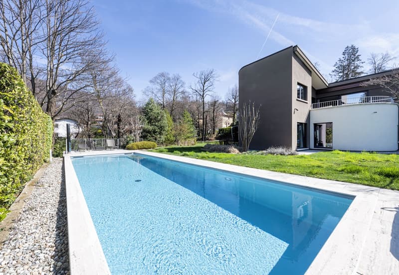Moderna ed elegante villa di design con piscina/ Moderne und elegante (2)