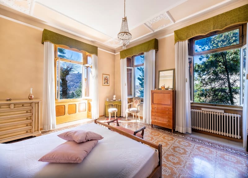 Antike Villa mit Bauland (8)