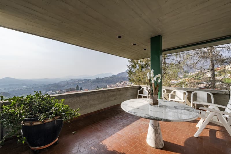 Moderne Villa mit Pool und eigenständiger Wohnung (10)
