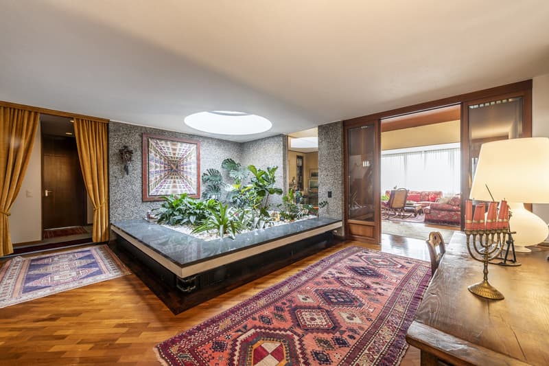 Moderne Villa mit Pool und eigenständiger Wohnung (2)