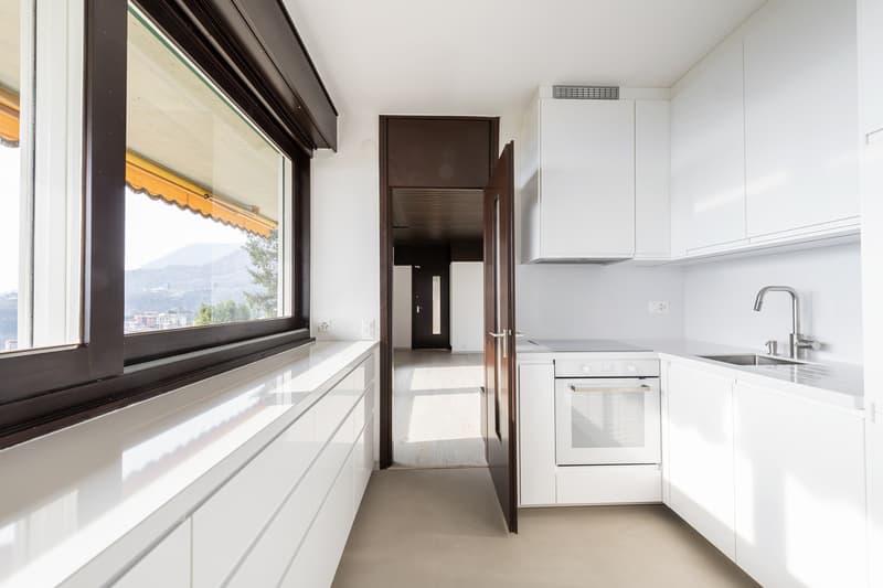 Moderne Villa mit Pool und eigenständiger Wohnung (11)
