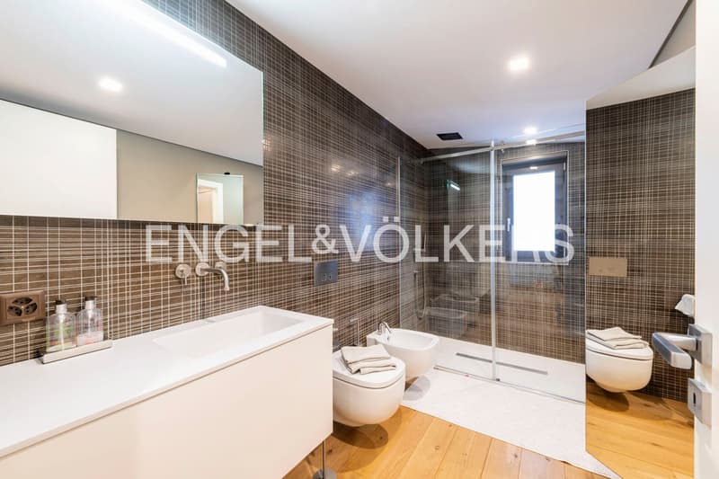Moderne und elegante Design-Villa mit Pool (12)