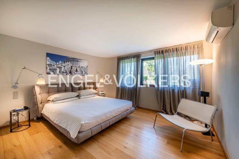 Moderne und elegante Design-Villa mit Pool (10)