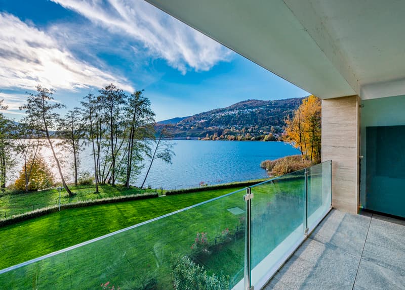 Prestigevolle Residenz direkt am See (2)