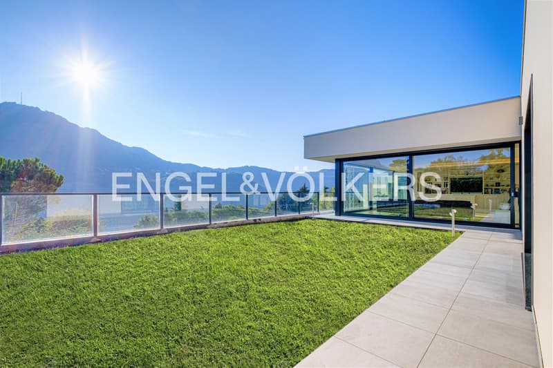 Spettacolare villa con piscina e vista lago (12)