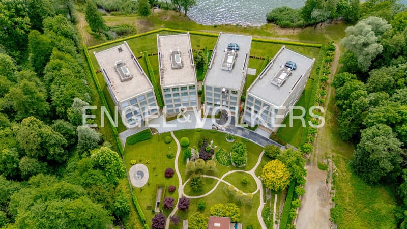 Prestigiosa residenza fronte lago (12)