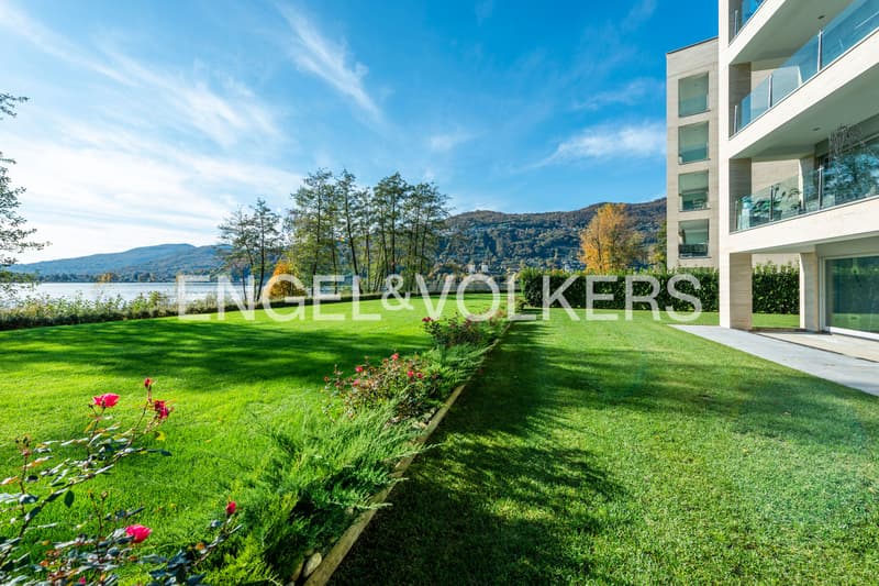Prestigiosa residenza fronte lago (9)