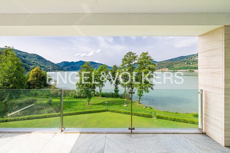 Prestigiosa residenza fronte lago (2)