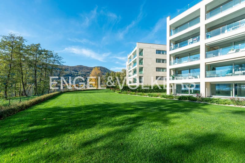 Prestigiosa residenza fronte lago (2)