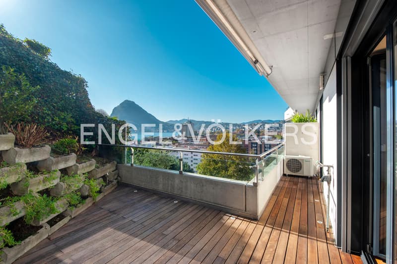 Helle und elegante Wohnung mit Seeblick (1)