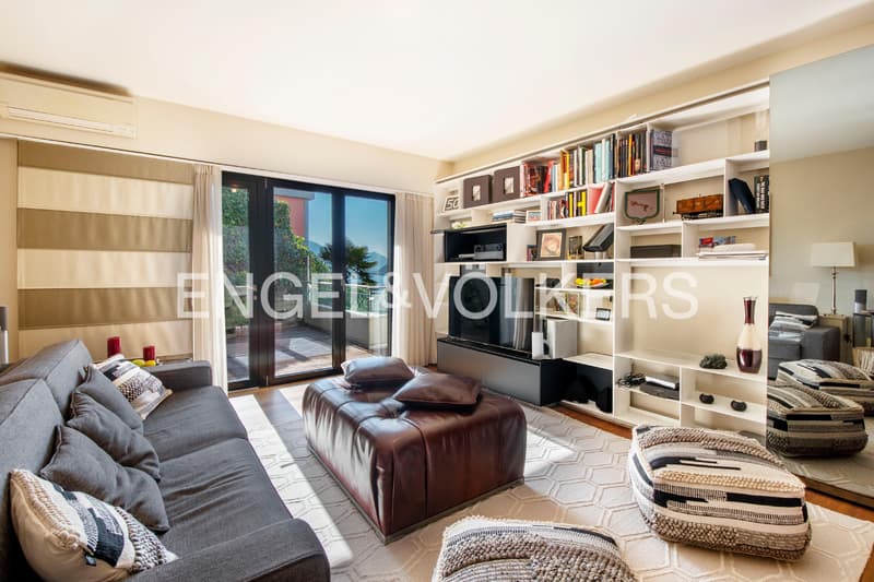 Helle und elegante Wohnung mit Seeblick (3)