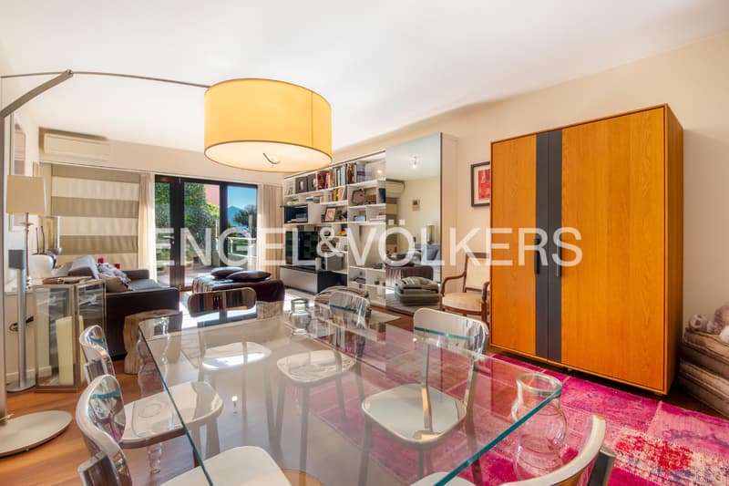 Helle und elegante Wohnung mit Seeblick (2)