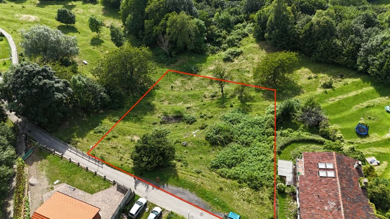 Schönes Grundstu?ck auf dem Gipfel des Monte Brè (2)