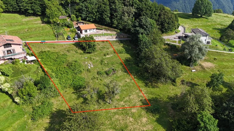 Schönes Grundstu?ck auf dem Gipfel des Monte Brè (3)