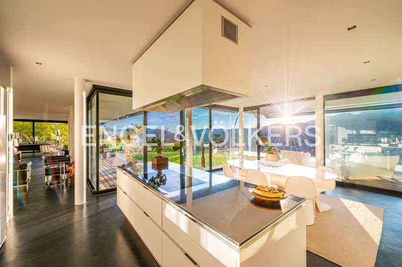 Esclusiva villa moderna con piscina e vista Lago di Lugano (8)