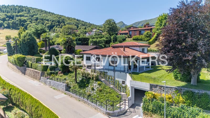 Renovierte Villa mit traumhaften Aussenbereichen (3)