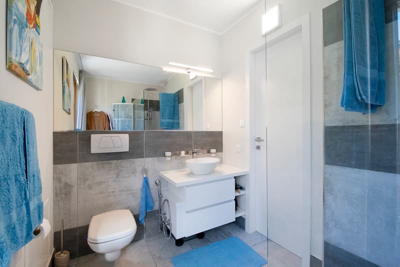 Helle und bequeme Wohnung in ruhiger Lage mit Pool (7)