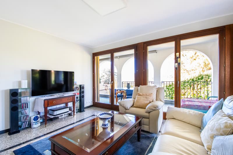 Helle und bequeme Wohnung in ruhiger Lage mit Pool (3)