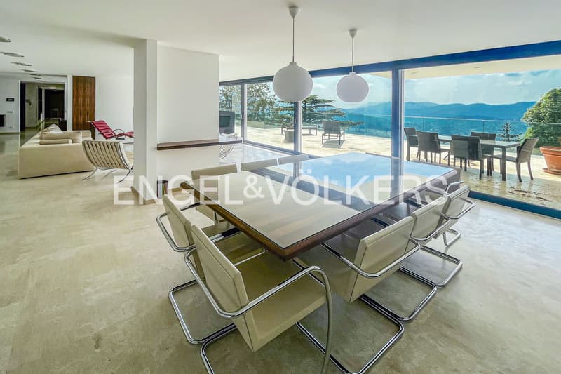 Duplex da sogno - dove lo stile contemporaneo incontra una vista lago (2)