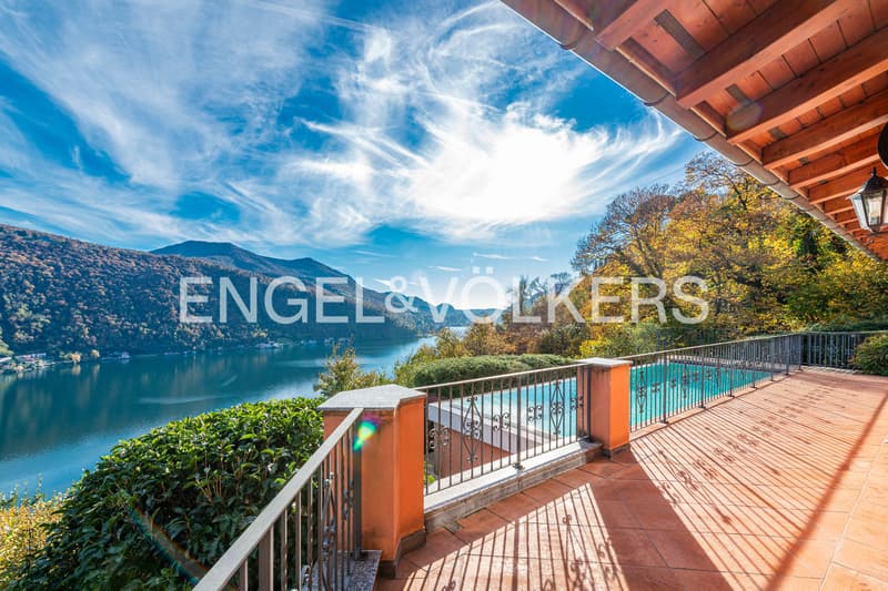 Eleganza mediterranea con vista lago (3)