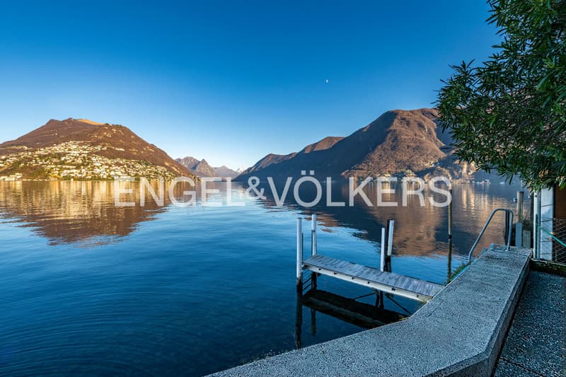 Direkt am See gelegene Villa mit privatem Bootshaus (5)