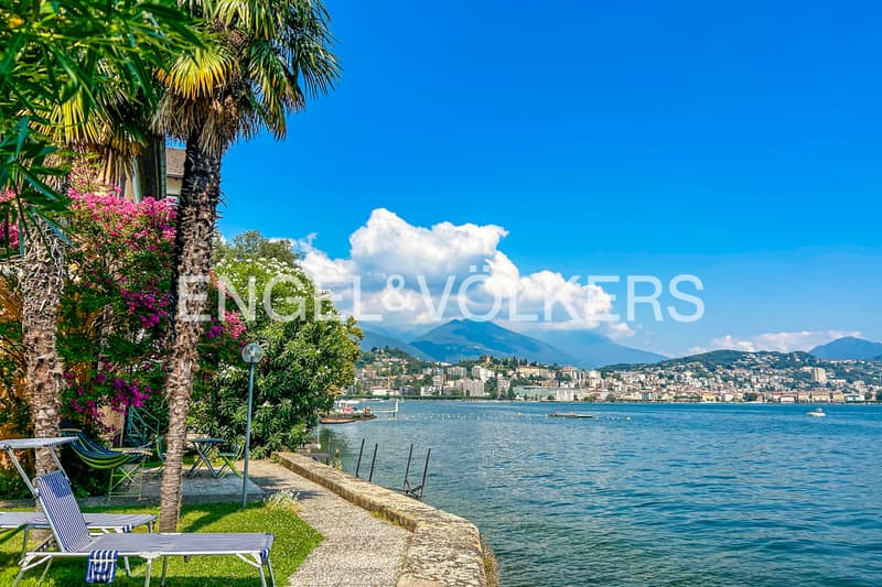 Direkt am See gelegene Villa mit privatem Bootshaus (2)