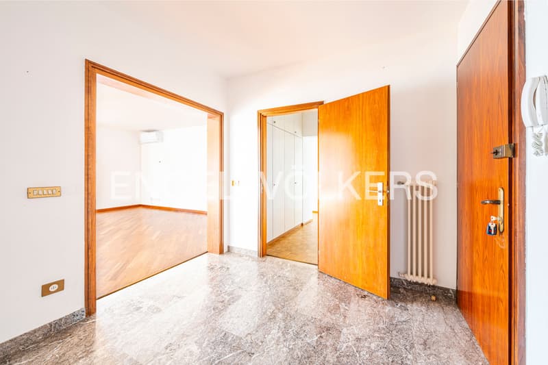 Elegante Wohnung mit Seeblick und privatem Garten (9)