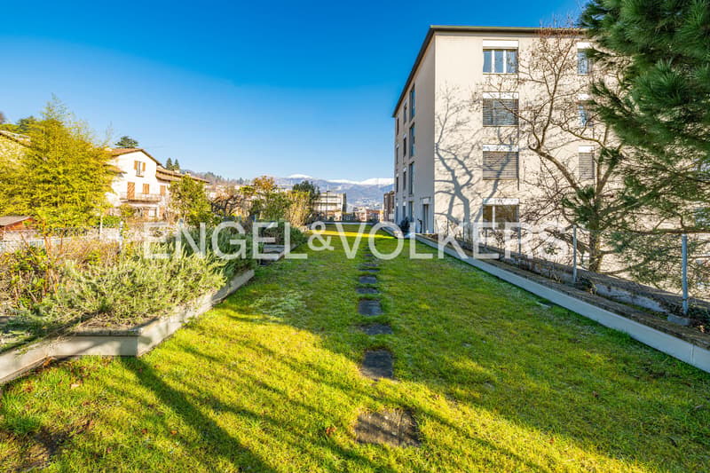 Elegante Wohnung mit Seeblick und privatem Garten (12)