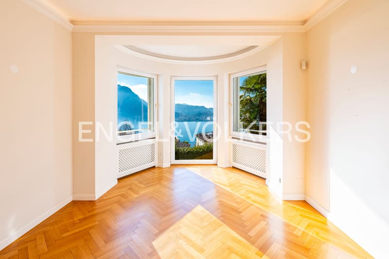 Villa d'epoca di prestigio con vista lago (7)