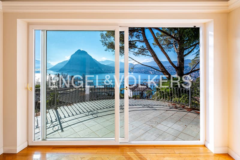 Villa d'epoca di prestigio con vista lago (4)