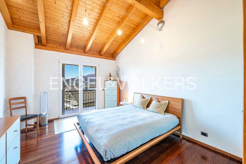 Villa con vista aperta in zona residenziale (7)