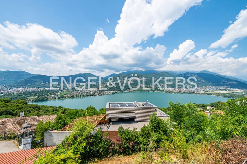 Villa da ristrutturare con vista lago (5)