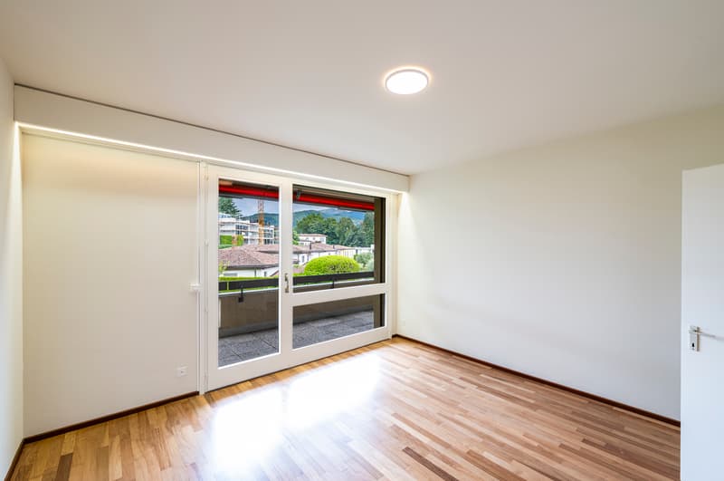 Appartamento rinnovato con grande terrazza (11)