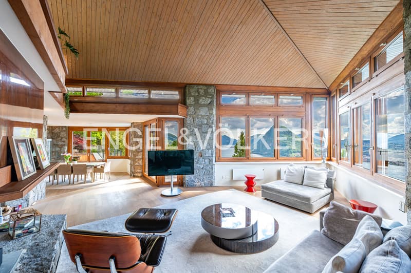 Esclusiva villa di design con vista lago e piscina (5)